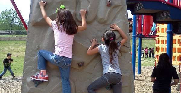 Sky Harbour Elementary School Playground. (Source: Wendy Rigby, KENS 5)