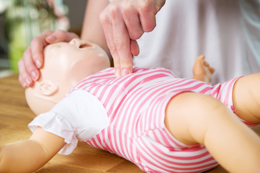 infant baby cpr practice teaching