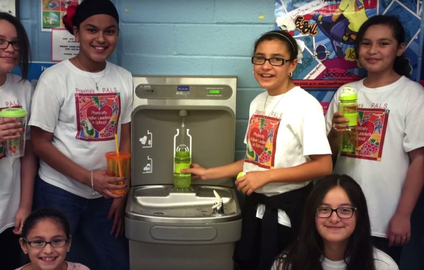 SaludWater water bottle filling praxina guerra school