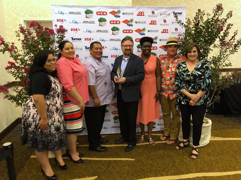VIA President/CEO Jeff Arndt holding award from the Hispanic Contractors Association for naming VIA the 2018 Corporate Sponsorship Award winner at the July 2019 Diversity Awards Gala. Source: @VIA_Transit Twitter