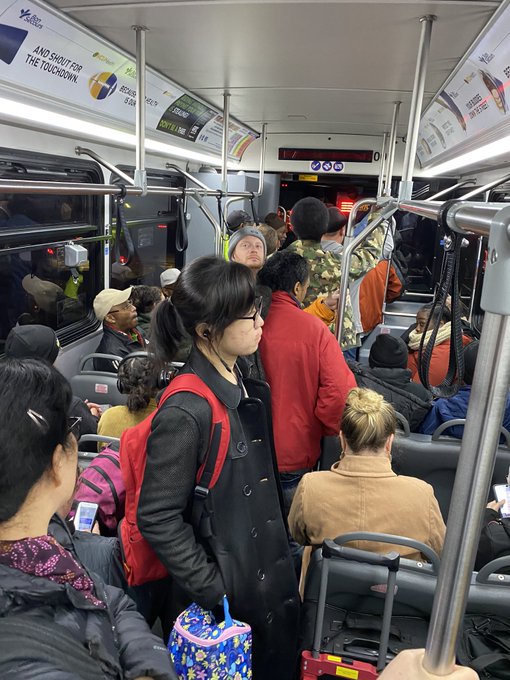 Packed bus on Addisons 530 commute