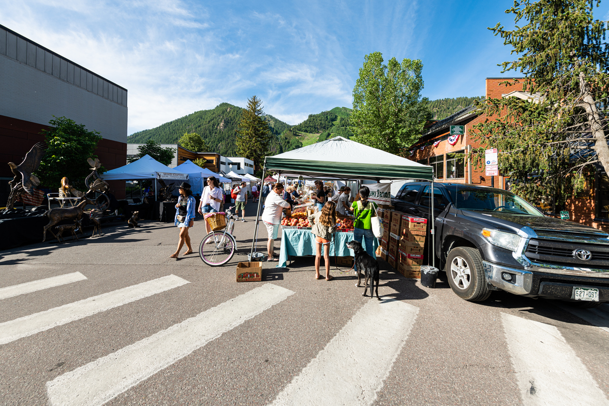 safe routes to healthy food farmers market