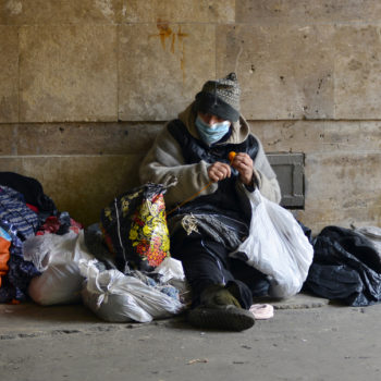 homeless coronavirus mask wearing street homelessness