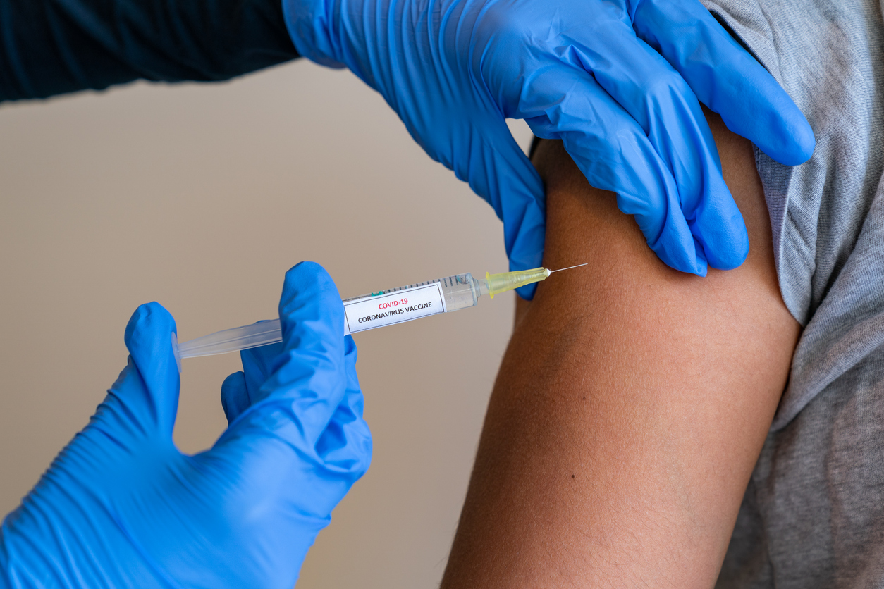 COVID vaccine data Latinos hispanics vacunate vacunas espanol